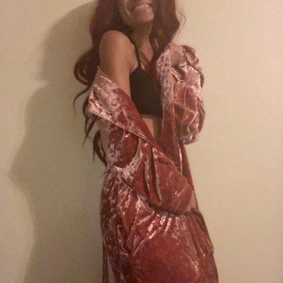 Pink Robe - Picture 2 of 2